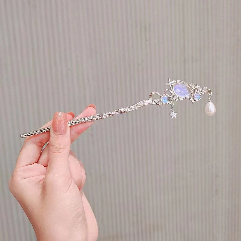 ปิ่นปักผมมูนสโตนพร้อมพู่ดาวและ - Women Accessories Aesthetic บทวิจารณ์และราคา